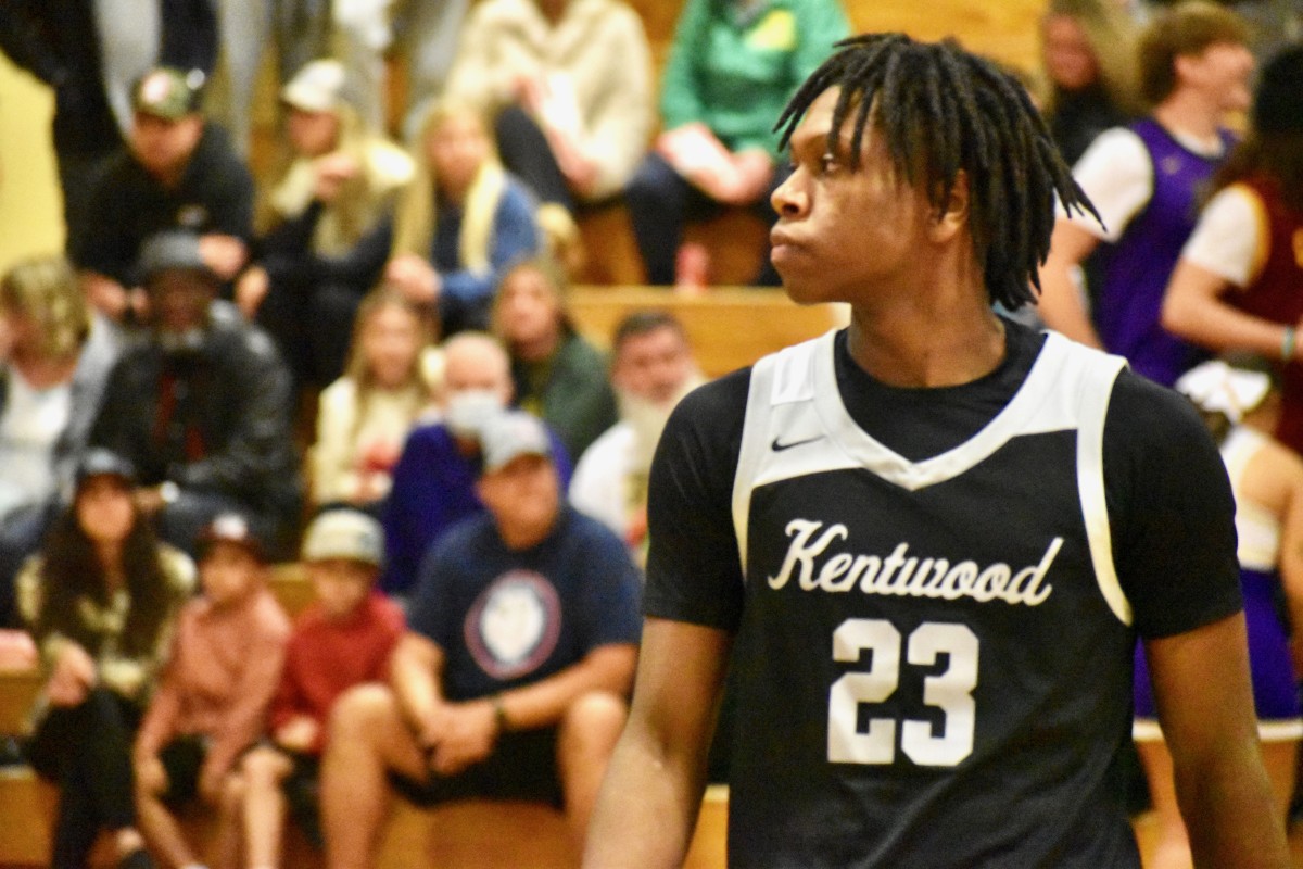 2023-24 Washington high school boys basketball, districts: Kentwood at Sumner